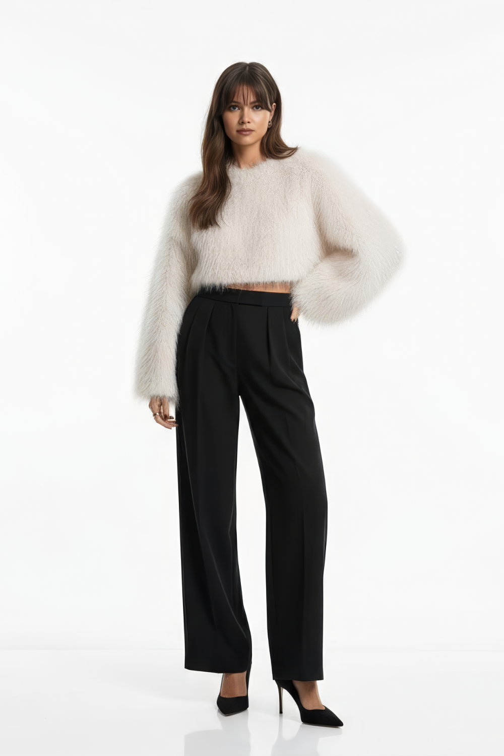 LÛNØR – Sculpted Cropped Sweater