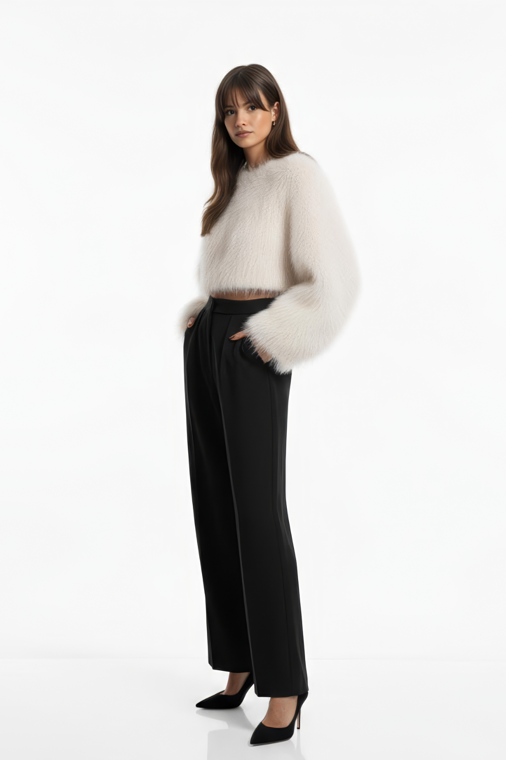 LÛNØR – Sculpted Cropped Sweater