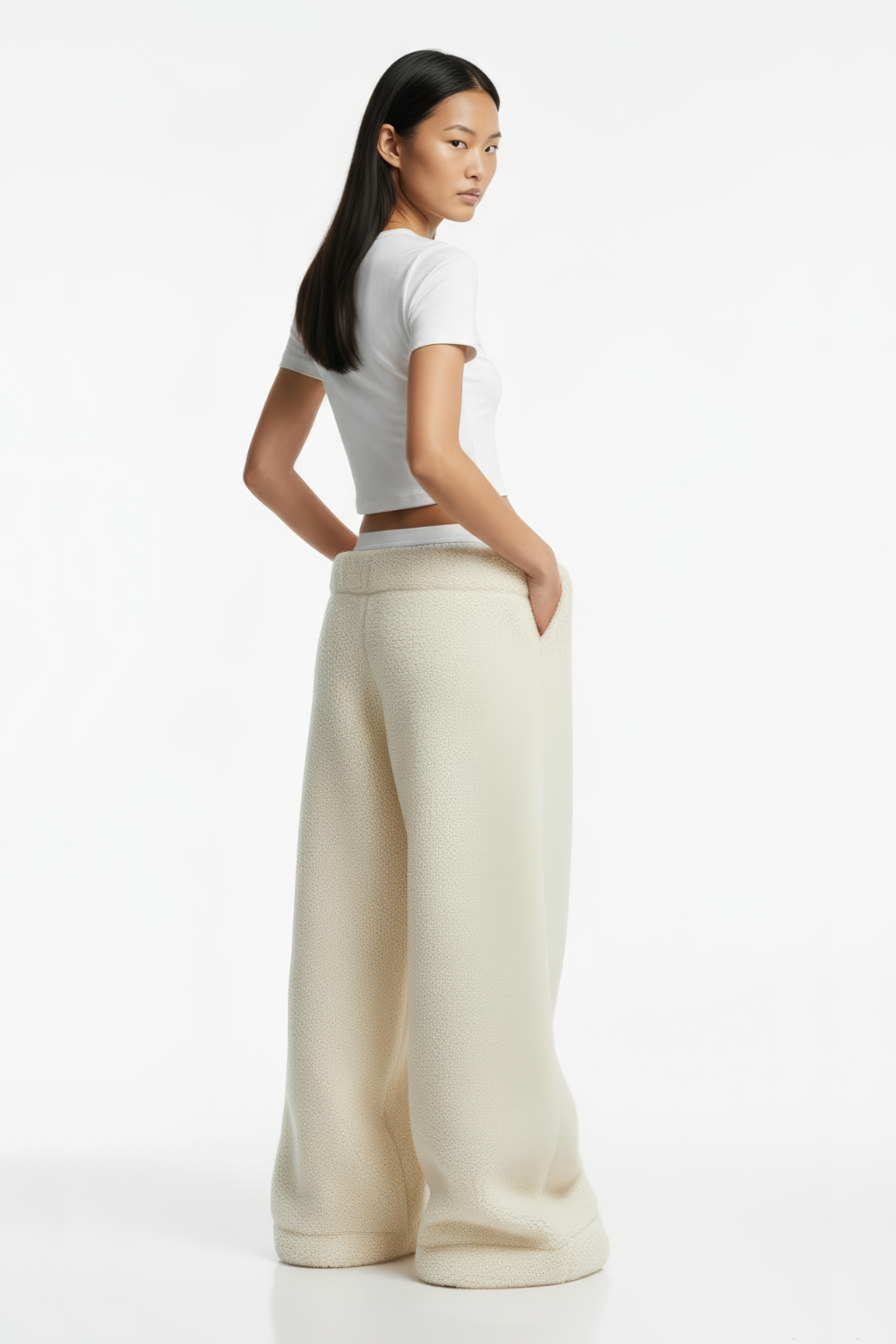 NEVÆLIS - Soft Line Leg Trousers