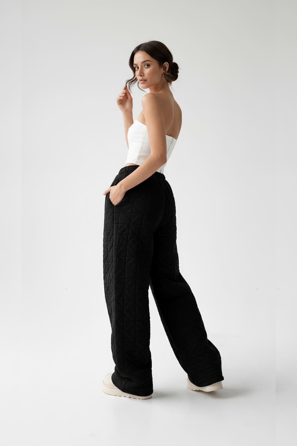 AVØLA - Structured Wide Leg Trousers